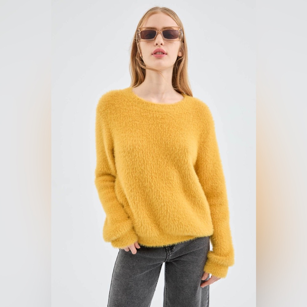 Compañía Fantástica Sweater Mustard Yellow Eyelash Knit Soft Crew Neck Large